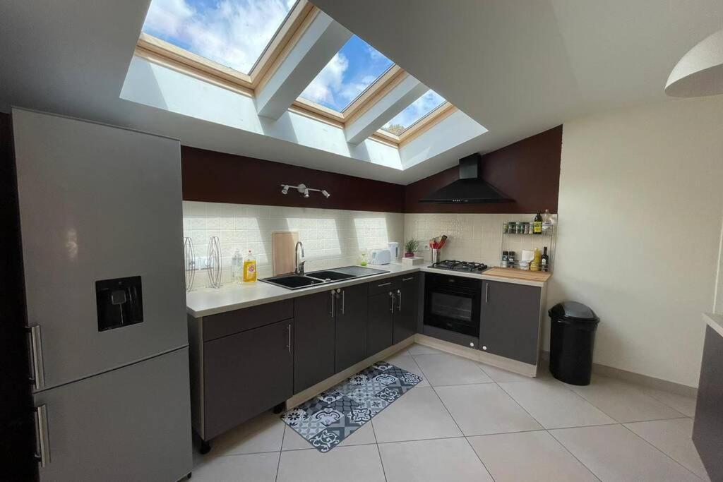 Superbe appartement avec 2 Chambres - 9 Personnes - Parking Privé Tournon-sur-Rhone Exteriör bild