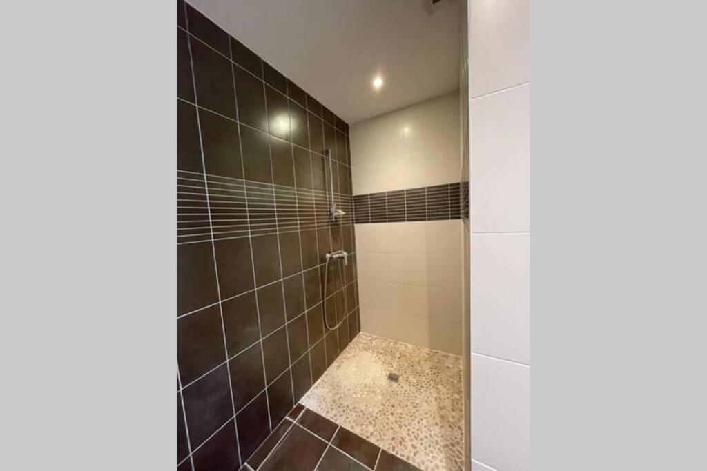 Superbe appartement avec 2 Chambres - 9 Personnes - Parking Privé Tournon-sur-Rhone Exteriör bild
